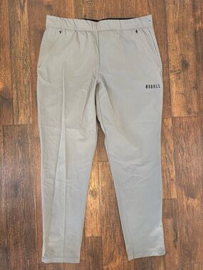 NOBULL Men's Gray Woven Nylon Training Jogger Pants With Drawing & Pockets
